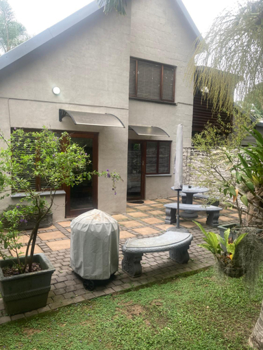 Others 4, Tinroofs Cottage, Ugu