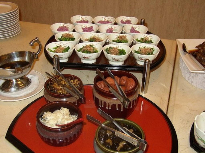 Food & Drinks 9