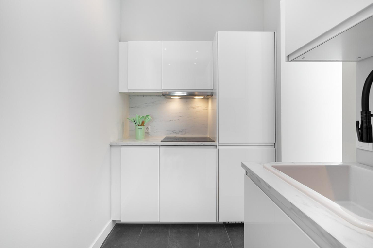 Others 5, Whome - Brand New Luxury 4-Bed with Riverside Views & AC, Lisbon