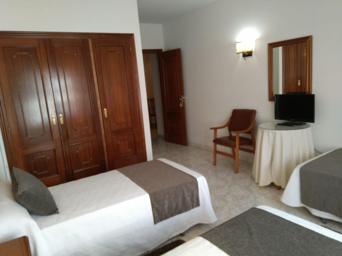 Others 5, Hostal Mourelos, Pontevedra
