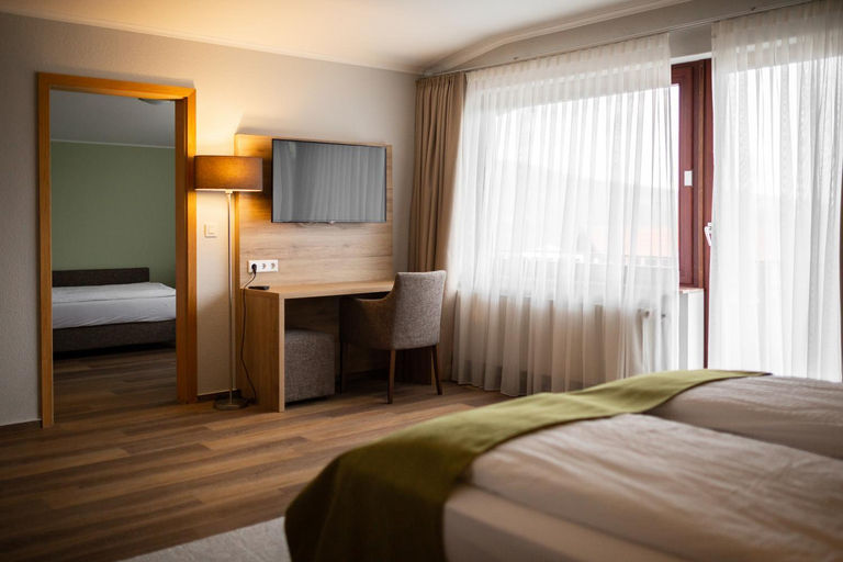 Bedroom 3, Hotel Frohlich-Hoche, Northeim