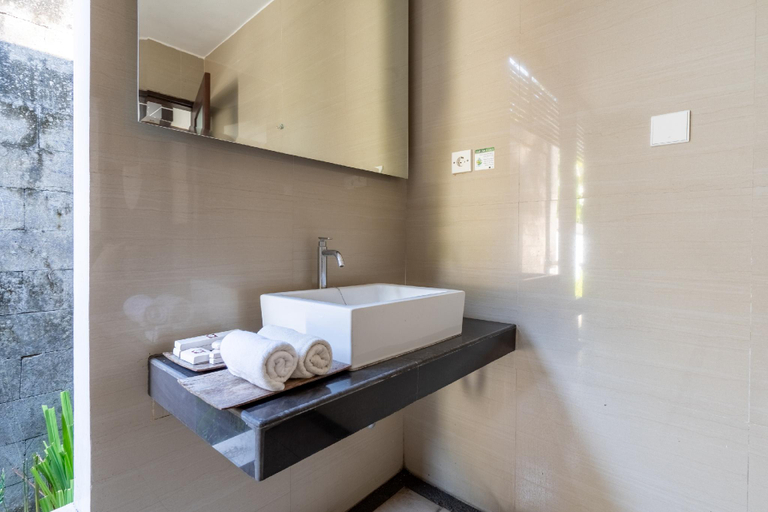 Bathroom 27
