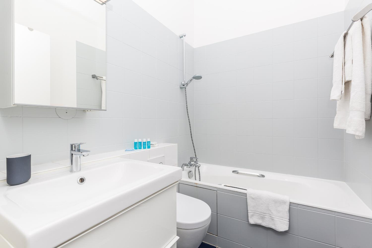 Bathroom 4, Sweet Home Paris Apartment, Paris