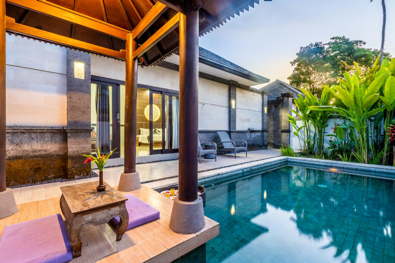 Swimming Pool 18