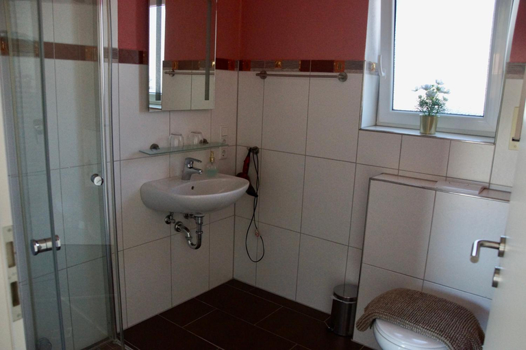 Bathroom 2, Karuna Haus, Neustadt an der Aisch-Bad Windsheim