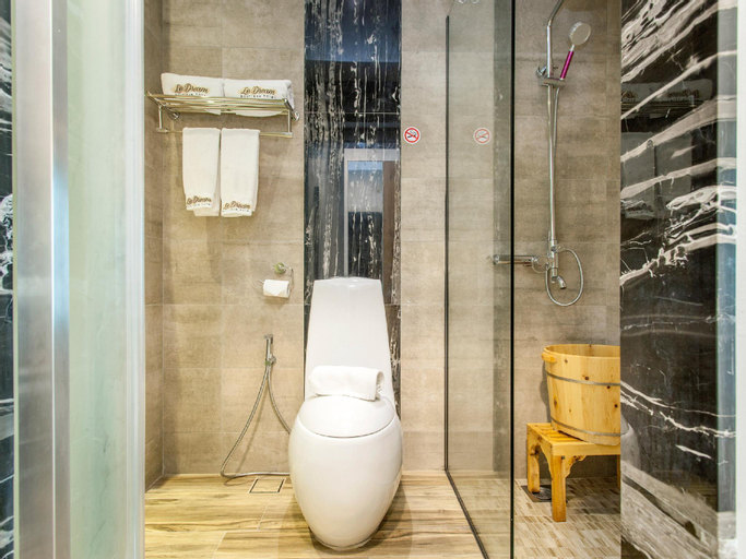 Bathroom 15