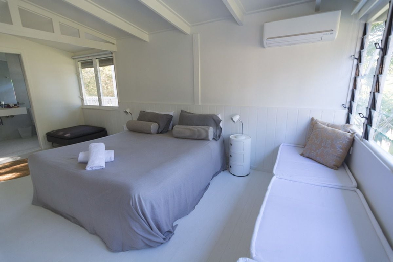 Bedroom 4, Byron Springs, Byron