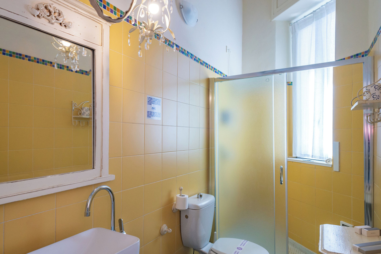 Bathroom 5, Villa Giannina, Messina
