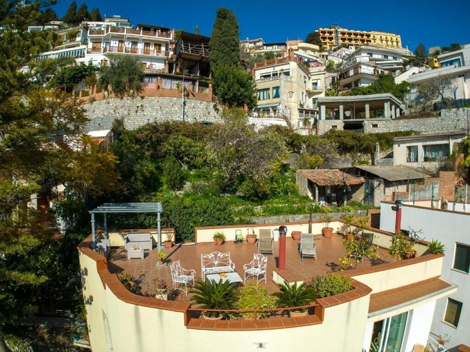 Exterior & Views 2, Villa Giannina, Messina