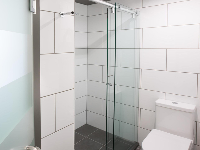 Bathroom 12