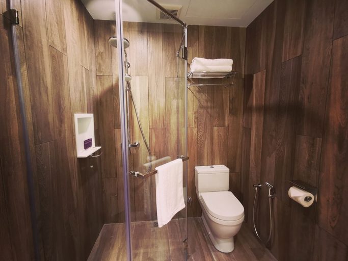 Bathroom 4, King Park Hotel Kota Kinabalu, Kota Kinabalu