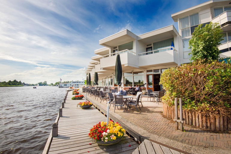 Exterior & Views 1, Simmerwille- rustig overnachten in de Alde Feanen, Boarnsterhim
