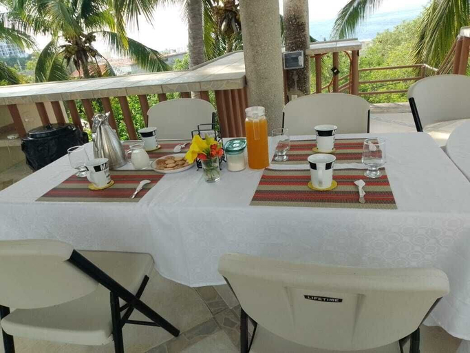 Food & Drinks 4, Hotel Casa Rush, Dist. Pochutla