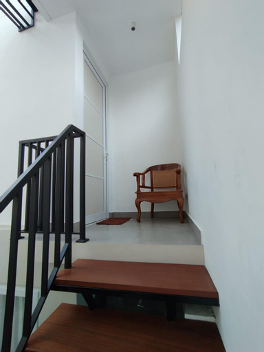 Others 3, Rumah Menik, Badung