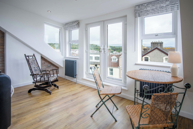 Others 5, Overland Road 4 Bed House Mumbles, Swansea