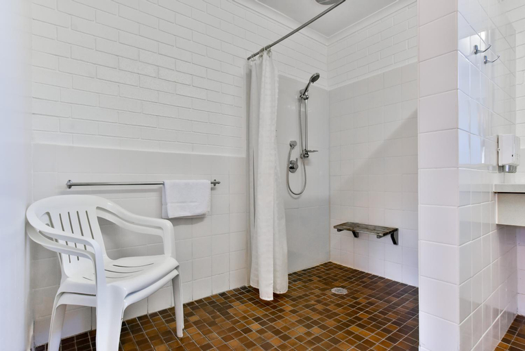 Bathroom 4