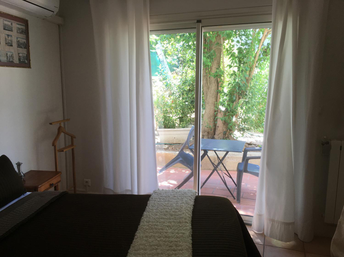 Others 4, Villa Cemaste, Hérault