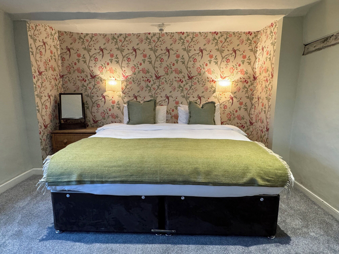 Bedroom 3, The Neeld Arms, Wiltshire