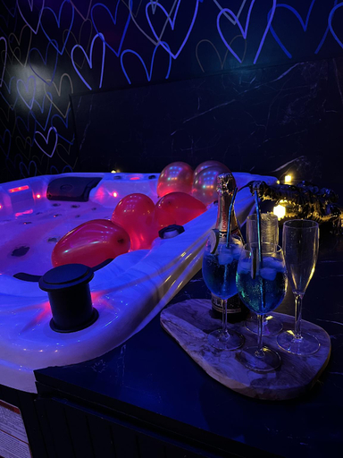 Others 3, Spazuroom Luxury Suite, Hainaut
