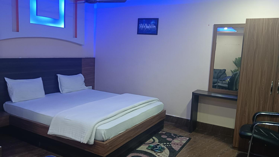 Bedroom 2, Raj Darbar Hotel, Dumka