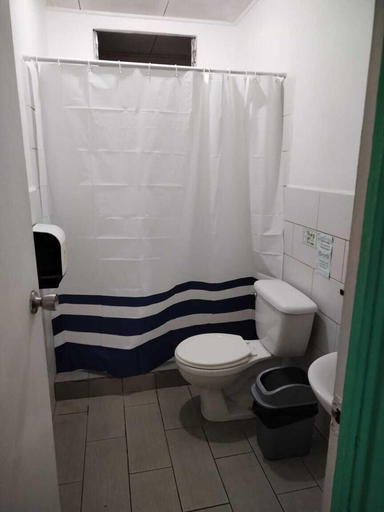 Bathroom 5, Haven Hotel, San José