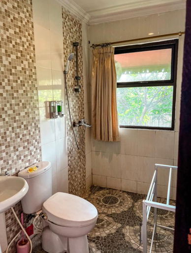 Bathroom 3, Griya Umadui Bali, Denpasar