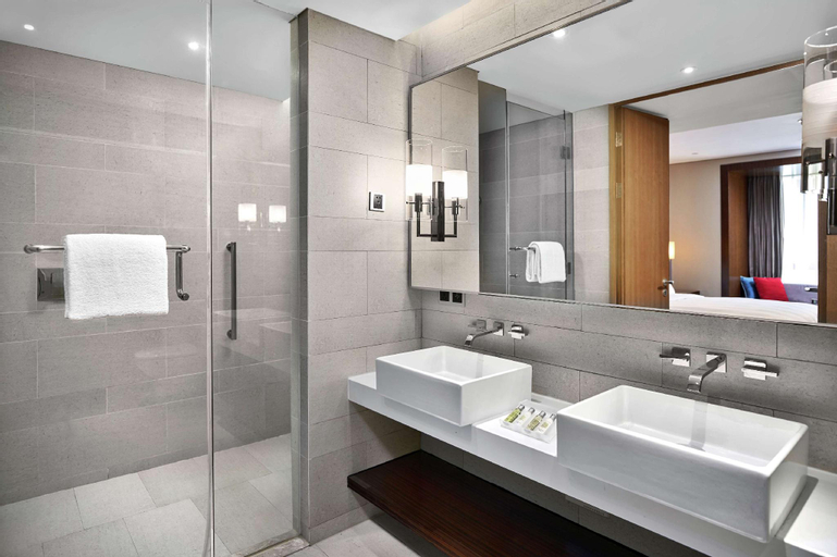 Bathroom 7