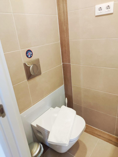 Bathroom 2, Grand Via House, Madrid