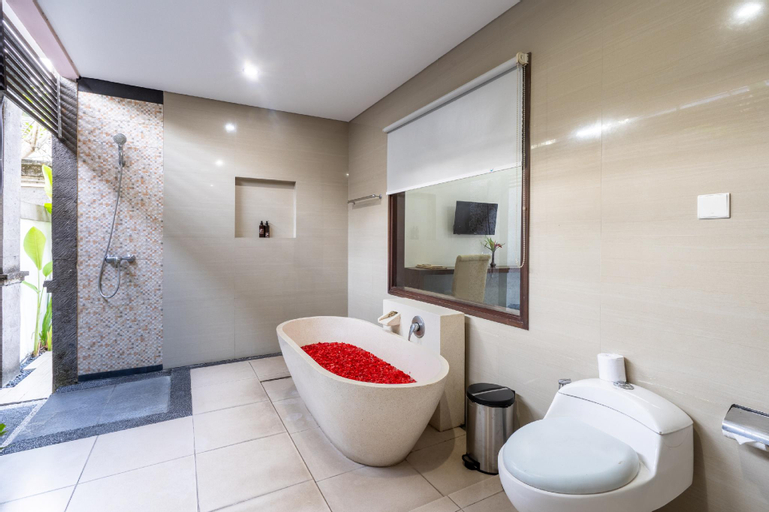Bathroom 28