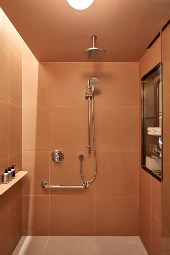 Bathroom 13