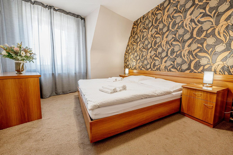 Bedroom 2, City Hotel, Pieštany