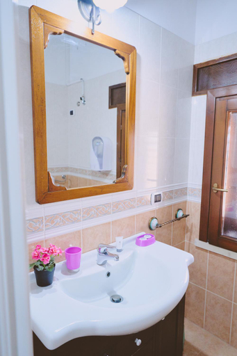 Bathroom 3, B&B Casale degli Ulivi, Syracuse