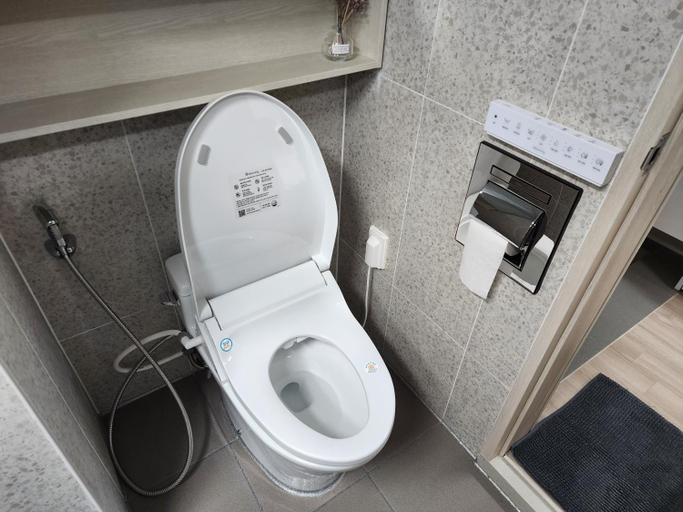 Bathroom 3, Sokcho Summitbay 1705 "Panoramic Ocean View", Goseong