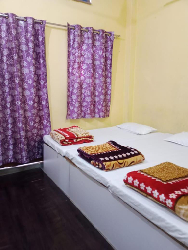Bedroom 1, Tirupati Balaji Guest House, Varanasi