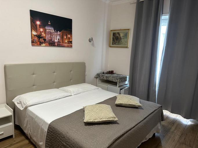 Others 5, GOLDEN ROOMS Cipro, Rome