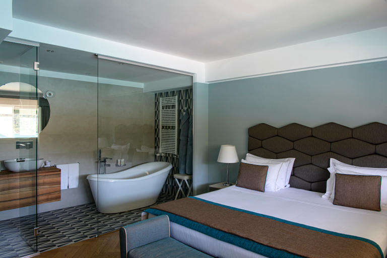 Bathroom 25