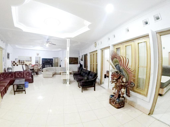 Public Area 9