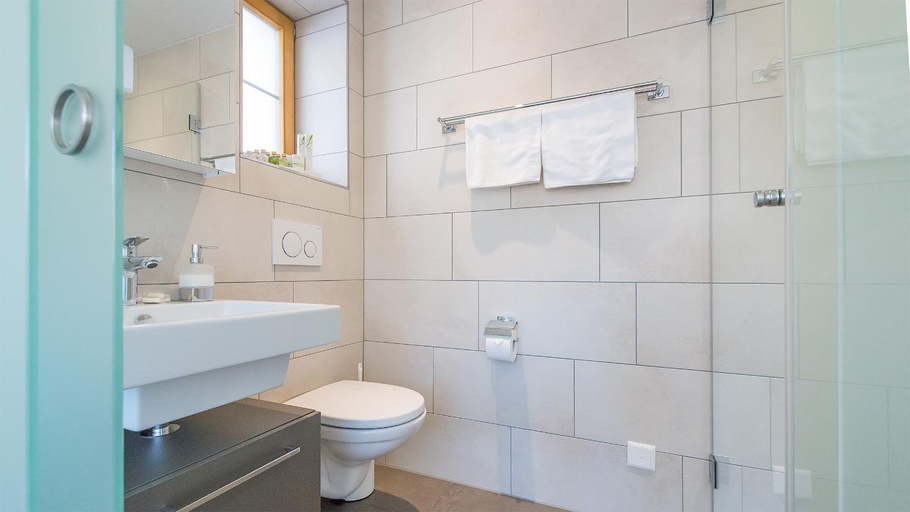 Bathroom 4, Panoramapark Soleil Chalet E, Interlaken