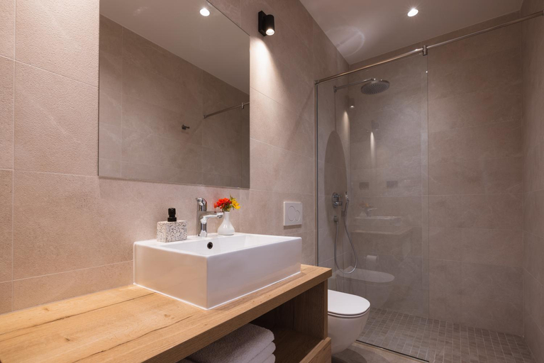 Others 3, Apartmani Stipe Brela, Brela