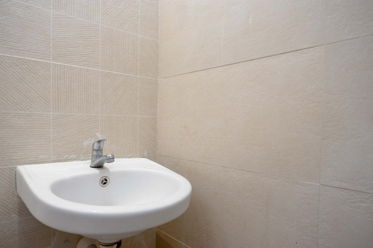 Bathroom 26