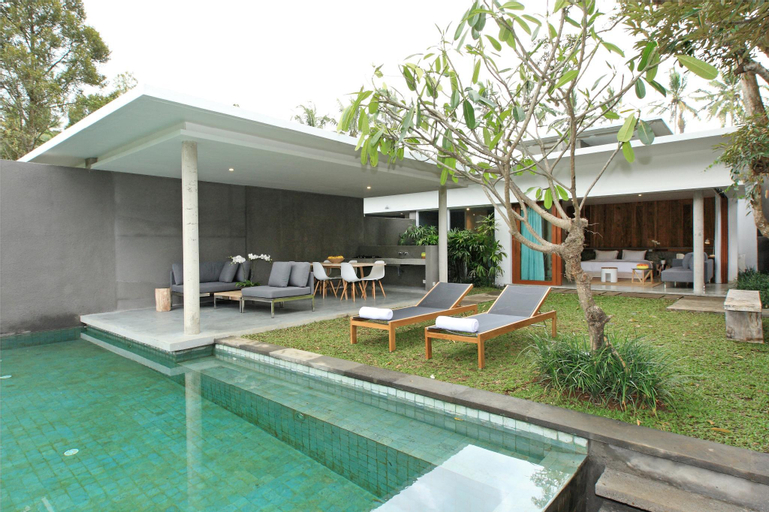 Swimming Pool 2