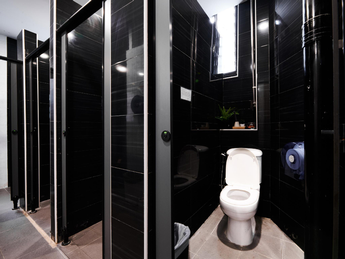 Bathroom 9