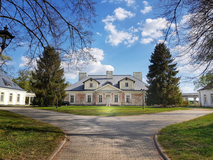Others 5, Palac w Krzelowie, Jędrzejów