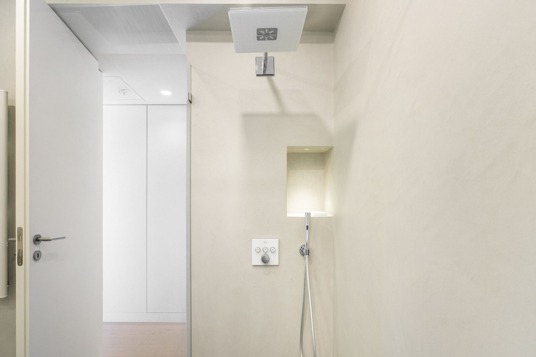 Others 5, Bachelor Pad In The Sky: Great For Digital Nomads & Remote Workers, Loures
