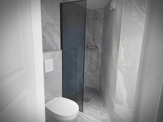 Shower 5, Nesttunveien appartments, Bergen