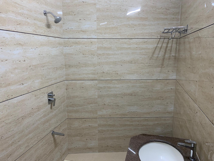 Bathroom 2, Hotel Mount Way, Sirohi