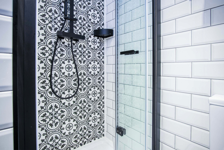 Bathroom 4, Overland Road 4 Bed House Mumbles, Swansea