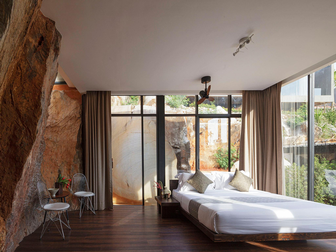 Bedroom 23