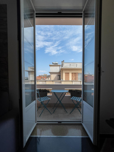 Others 3, LargoDoria - ViaGenova, box auto privato incluso, Savona