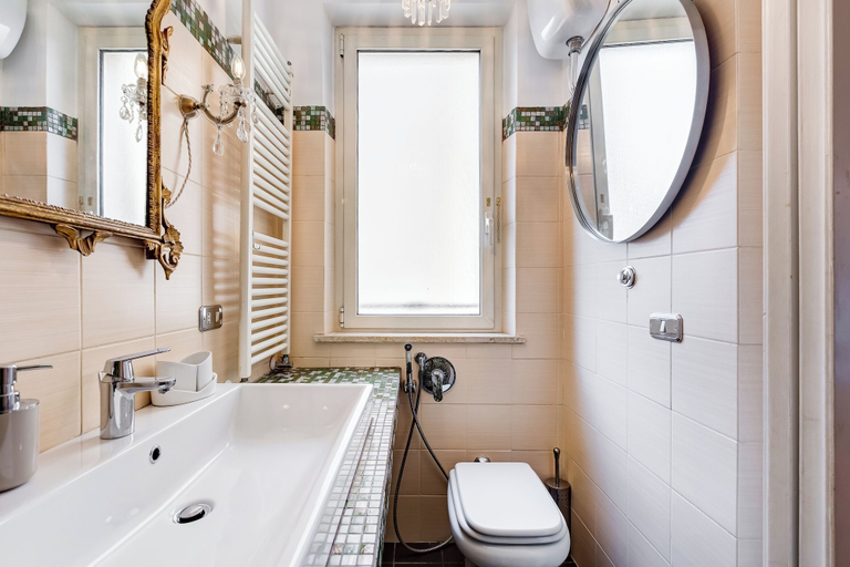 Bathroom 3, Colosseum Terrace Penthouse, Roma